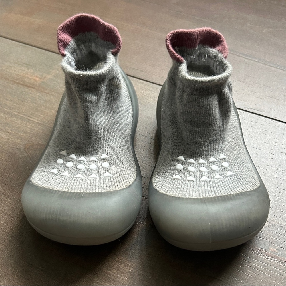 Baby & Walker Soft Sock Shoes in Light Gray with Pink Trim